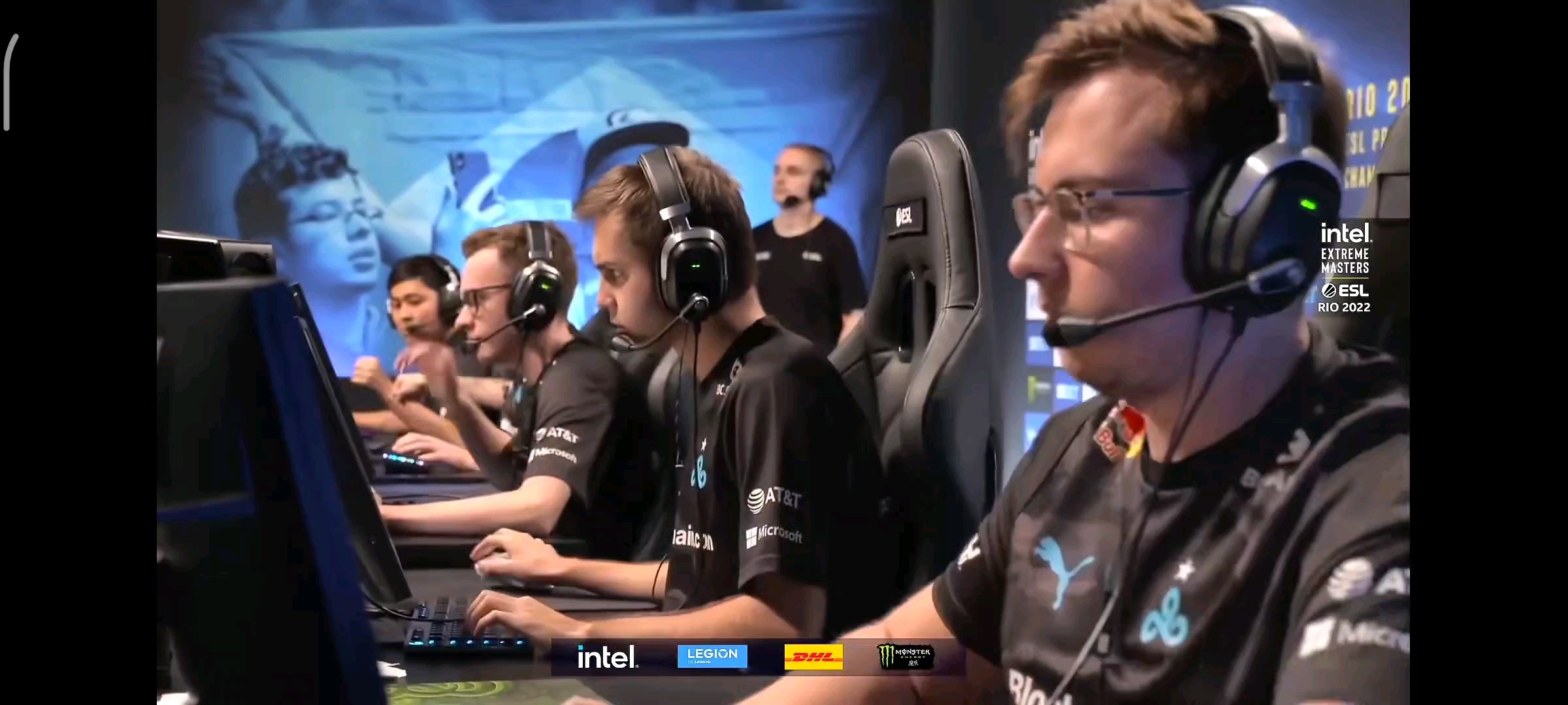 电竞盛宴：TH战队FNC战队挺进八强，精彩对决尘埃落定